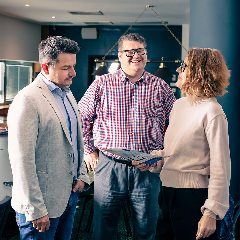 PowerteamLQ-(3)_Square